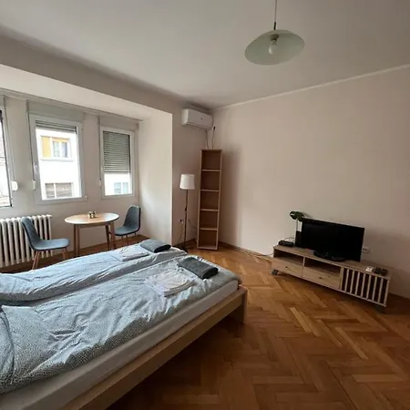 Lena Daire Belgrad